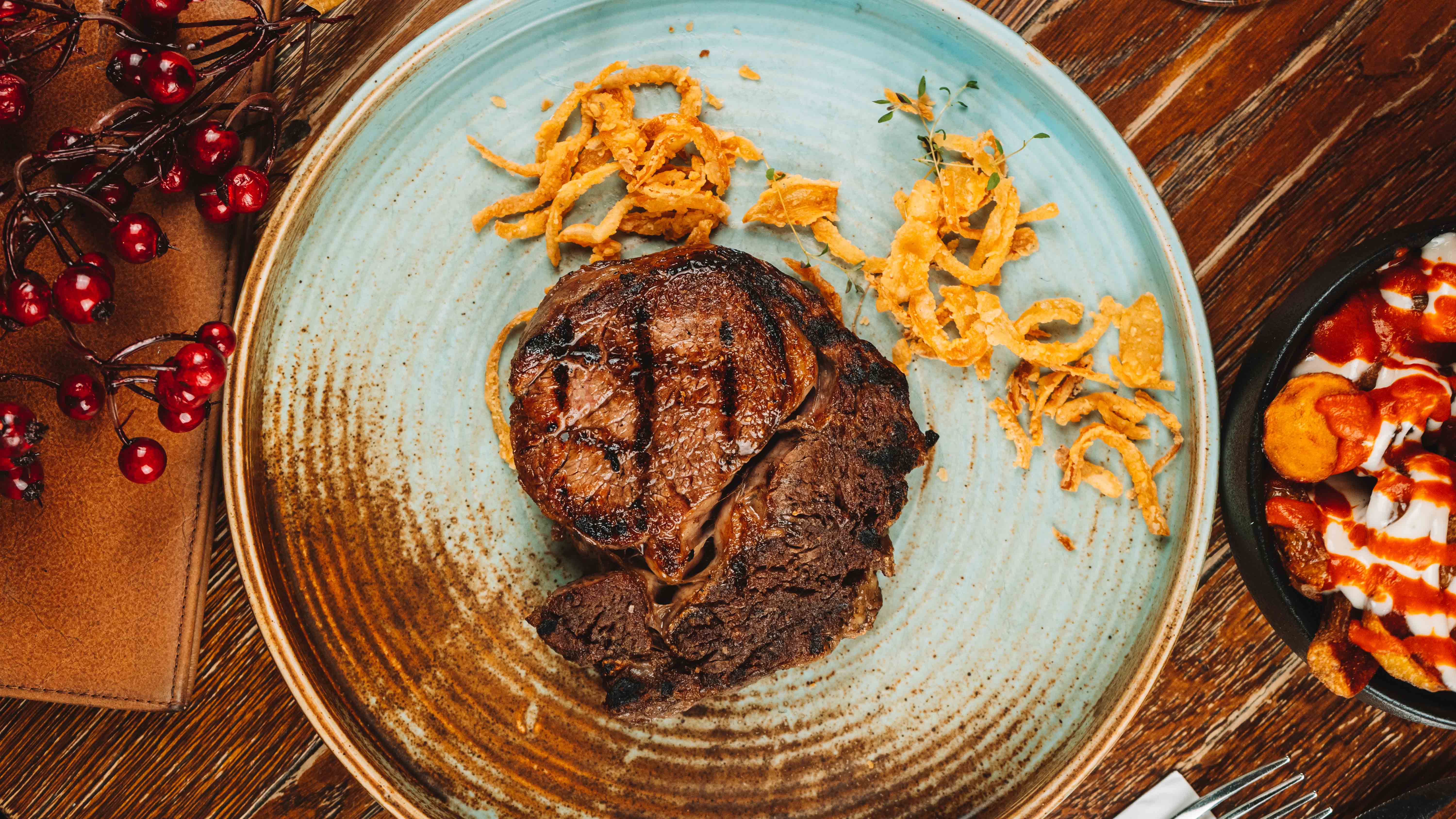 Steak sült hagymával